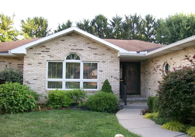 Photo 3 of Sale Pending at 371 Lawnwood Dr, Circleville, OH 43113 | MLS# 226033596 | Listing updated on 2026-09-18