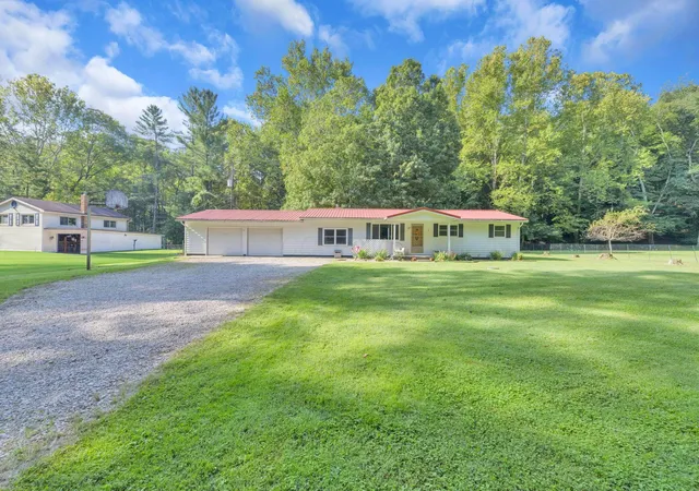 Photo 3 of Single family home for sale at 33477 Till Rd, Logan, OH 43138 | MLS# 226033676 | Listing updated on 2026-09-04