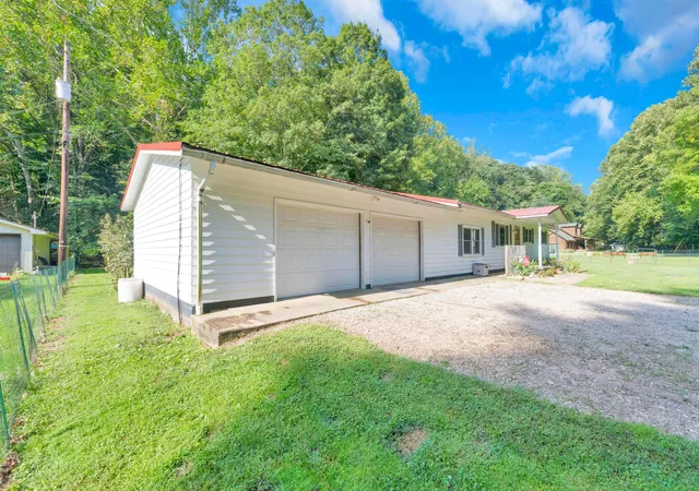 Photo 3 of Single family home for sale at 33477 Till Rd, Logan, OH 43138 | MLS# 226033676 | Listing updated on 2026-10-01