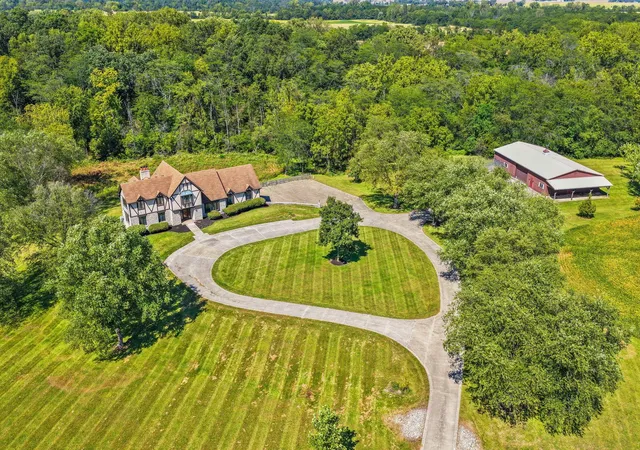 Photo 1 of Mansion for sale at 3191 Spring Valley Rd, London, OH 43140 | MLS# 226033621 | Listing updated on 2026-09-18