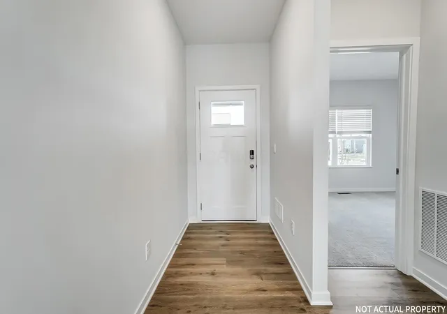 Photo 2 of Single family home for sale at 1162 Stratford Way, London, OH 43140 | MLS# 226033626 | Listing updated on 2026-09-14