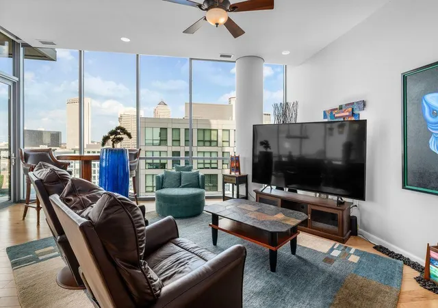 Photo 2 of Condo for sale at 300 W Spring St #1201, Columbus, OH 43215 | MLS# 226034045 | Listing updated on 2026-09-12