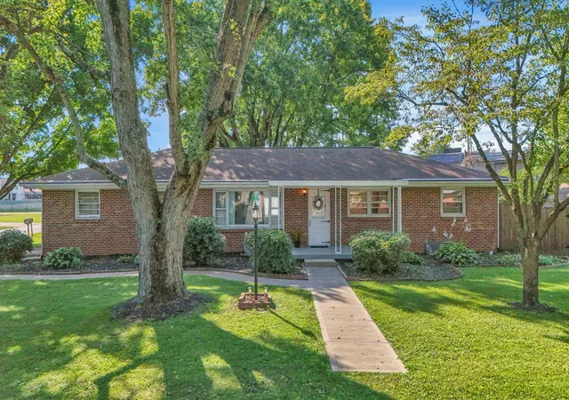Photo 1 of Single family home for sale at 823 Wayne Dr, Heath, OH 43056 | MLS# 226033865 | Listing updated on 2026-09-26