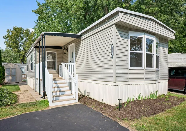 Photo 2 of Single family home for sale at 239 Norman Ln, Reynoldsburg, OH 43068 | MLS# 226033879 | Listing updated on 2026-09-11