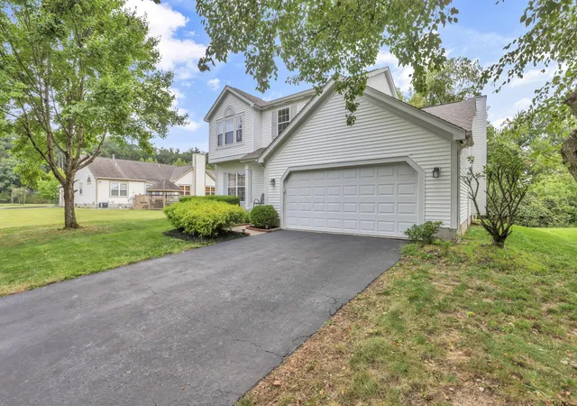 Photo 3 of Single family home for sale at 1003 Quarry Park Dr, Reynoldsburg, OH 43068 | MLS# 226033777 | Listing updated on 2026-09-23