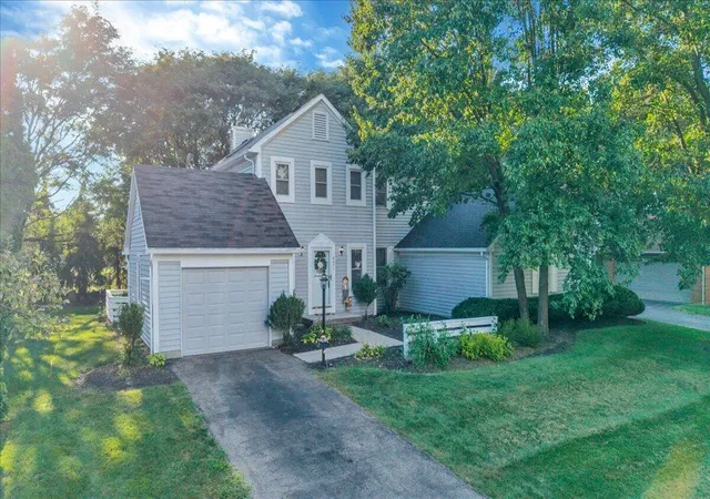 Single family home for sale at 6871 Vally Dl Rd, Dublin, OH 43017 | MLS# 226033652