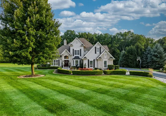 Photo 3 of Sale Pending at 10092 Galena Pointe Dr, Galena, OH 43021 | MLS# 226033828 | Listing updated on 2026-09-15