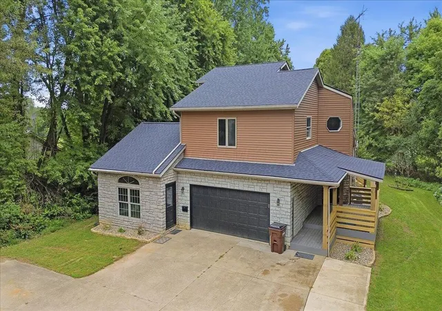 Photo 2 of Single family home for sale at 1700 Apple Valley Dr, Howard, OH 43028 | MLS# 226033671 | Listing updated on 2026-09-17