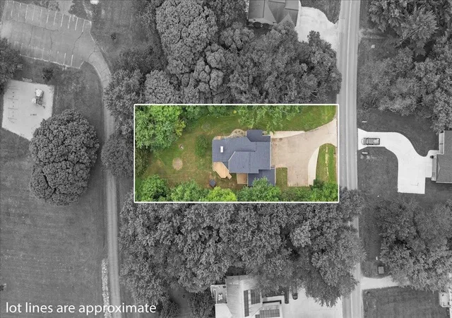 Photo 3 of Single family home for sale at 1700 Apple Valley Dr, Howard, OH 43028 | MLS# 226033671 | Listing updated on 2026-09-17