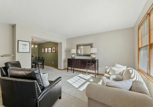 Photo 3 of Single family home for sale at 733 Bovee Ln, Powell, OH 43065 | MLS# 226034158 | Listing updated on 2026-09-30