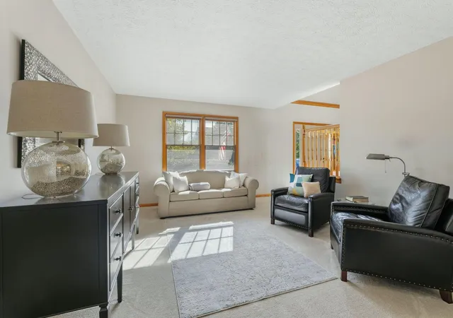 Photo 4 of Single family home for sale at 733 Bovee Ln, Powell, OH 43065 | MLS# 226034158 | Listing updated on 2026-09-30