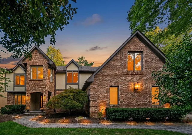 Photo 1 of Sale Pending at 8117 Linden Leaf Cir, Columbus, OH 43235 | MLS# 226033695 | Listing updated on 2026-09-12
