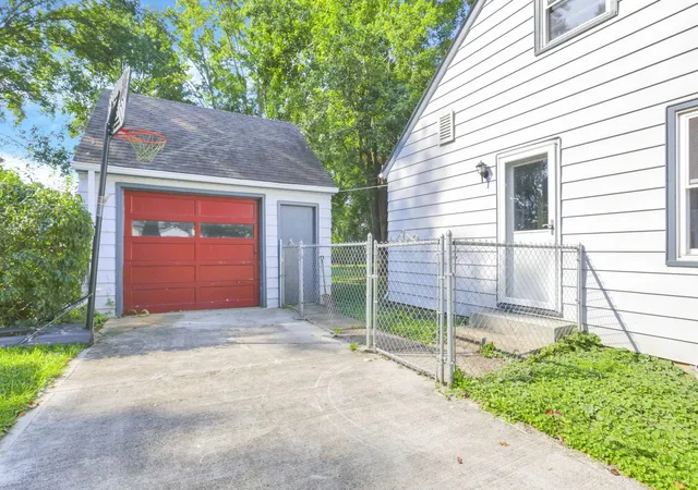 Photo 2 of Single family home for sale at 179 Bachmann Ave, Newark, OH 43055 | MLS# 226034028 | Listing updated on 2026-09-08