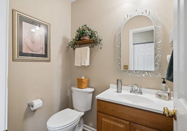 Photo 3 of Single family home for sale at 8052 Fenway Cir, Reynoldsburg, OH 43068 | MLS# 226033703 | Listing updated on 2026-09-24