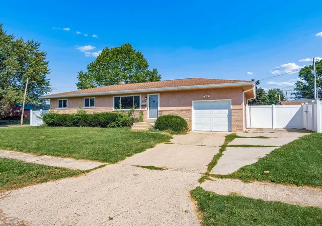 Photo 3 of Single family home for sale at 4200 Colby Ave, Columbus, OH 43227 | MLS# 226033700 | Listing updated on 2026-09-22