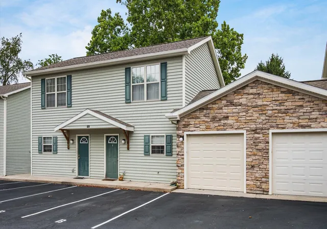 Photo 1 of Condo for sale at 133 N Terrace Ave #B, Newark, OH 43055 | MLS# 226033701 | Listing updated on 2026-09-04