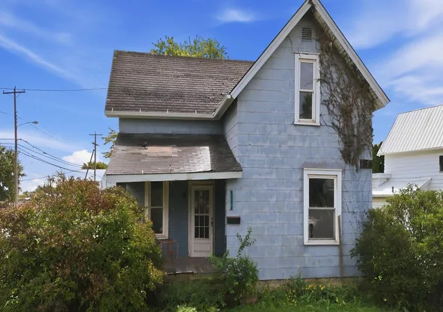 Photo 1 of Sale Pending at 525 Sandusky St, Fostoria, OH 44830 | MLS# 226034096 | Listing updated on 2026-09-25