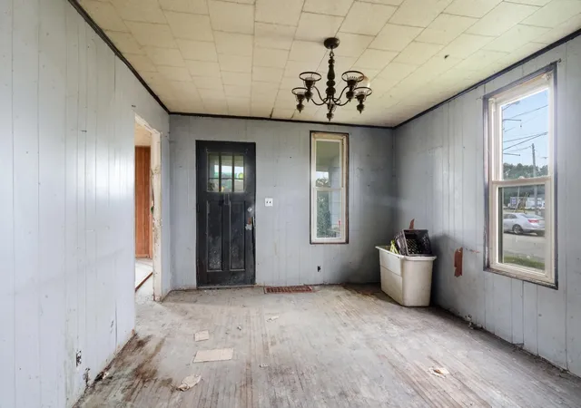 Photo 4 of Sale Pending at 525 Sandusky St, Fostoria, OH 44830 | MLS# 226034096 | Listing updated on 2026-09-25