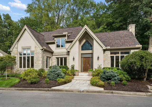 Photo 3 of Single family home for sale at 4248 Westleton Ct, Columbus, OH 43221 | MLS# 226035973 | Listing updated on 2026-10-05