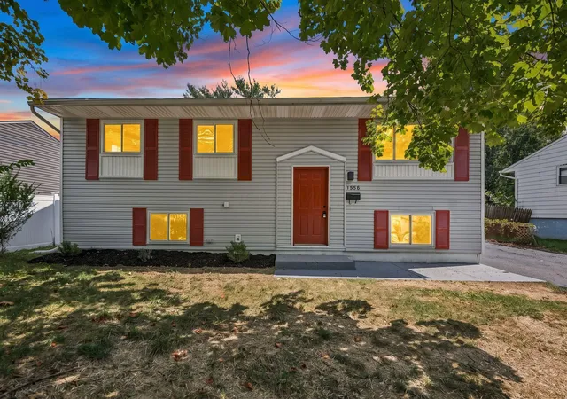 Photo 1 of Single family home for sale at 1888 Woodcrest Rd, Columbus, OH 43232 | MLS# 226033756 | Listing updated on 2026-09-04
