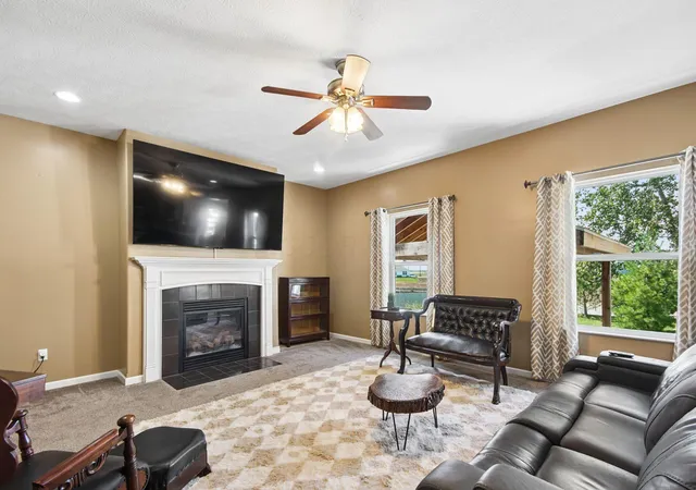 Photo 4 of Single family home for sale at 373 Puleo Dr, London, OH 43140 | MLS# 226036224 | Listing updated on 2026-09-25