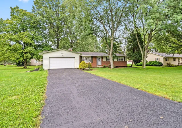 Photo 3 of Single family home for sale at 2945 Fairway Dr, Marion, OH 43302 | MLS# 226034059 | Listing updated on 2026-10-02