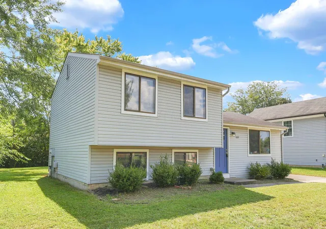 Photo 3 of Single family home for sale at 4069 Yellowstone Dr, Groveport, OH 43125 | MLS# 226033730 | Listing updated on 2026-09-05