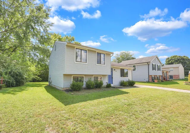 Photo 3 of Single family home for sale at 4069 Yellowstone Dr, Groveport, OH 43125 | MLS# 226033730 | Listing updated on 2026-09-05