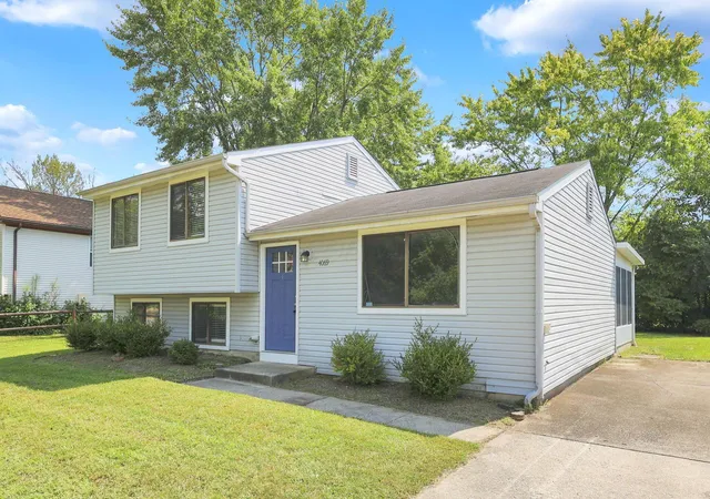 Photo 4 of Single family home for sale at 4069 Yellowstone Dr, Groveport, OH 43125 | MLS# 226033730 | Listing updated on 2026-09-05
