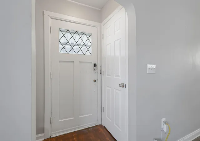 Photo 2 of Single family home for sale at 569 Binns Blvd, Columbus, OH 43204 | MLS# 226033742 | Listing updated on 2026-09-04