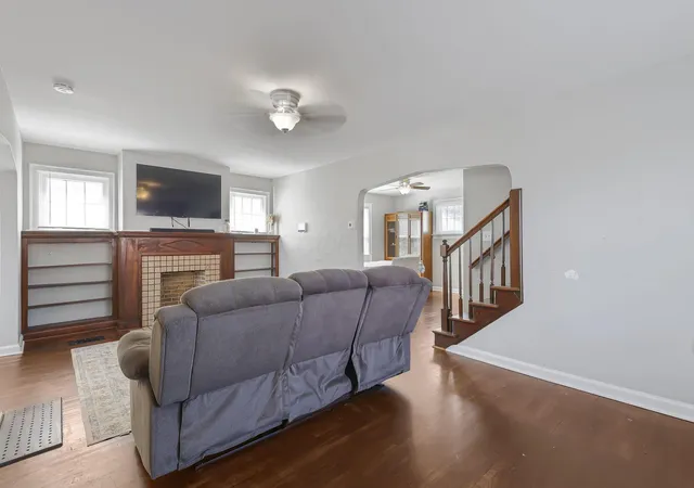 Photo 3 of Single family home for sale at 569 Binns Blvd, Columbus, OH 43204 | MLS# 226033742 | Listing updated on 2026-09-04