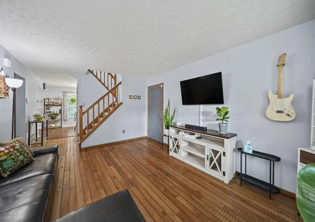 Photo 4 of Single family home for sale at 3735 Harborough Dr, Columbus, OH 43230 | MLS# 226033753 | Listing updated on 2026-09-28