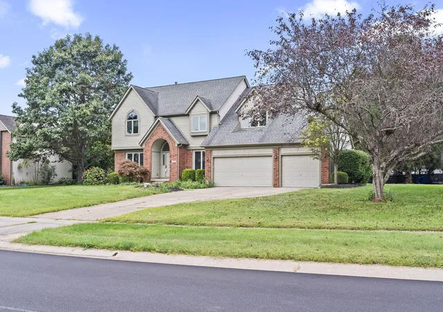 Photo 2 of Single family home for sale at 12671 Oakmere Dr, Pickerington, OH 43147 | MLS# 226033754 | Listing updated on 2026-09-04