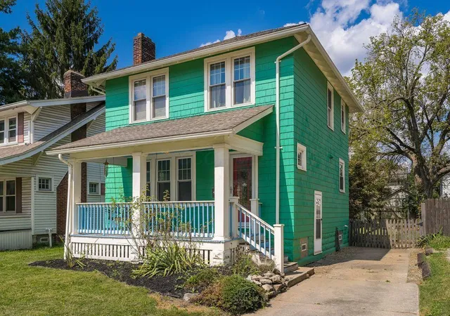 Photo 2 of Single family home for sale at 570 E Weber Rd, Columbus, OH 43202 | MLS# 226033786 | Listing updated on 2026-09-17