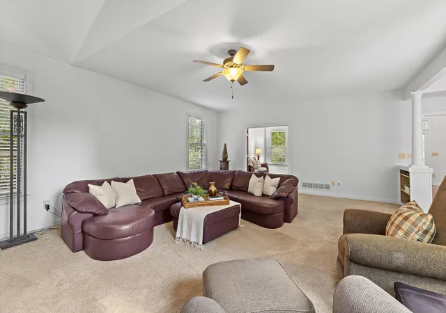 Photo 2 of Single family home for sale at 7381 S Hampsted Sq, New Albany, OH 43054 | MLS# 226034287 | Listing updated on 2026-09-29