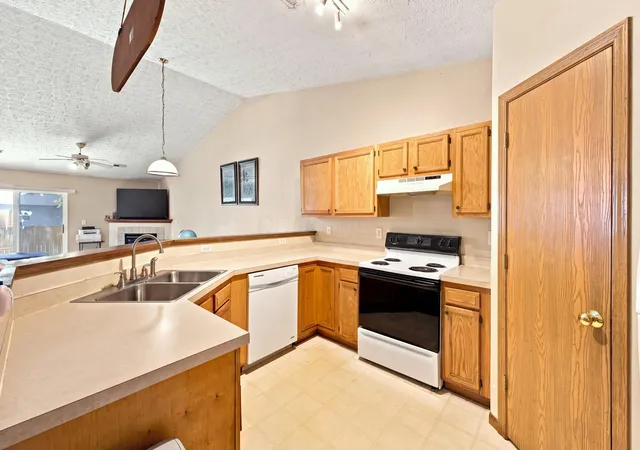 Photo 3 of Single family home for sale at 1456 October Ridge Ct, Columbus, OH 43223 | MLS# 226033822 | Listing updated on 2026-10-31