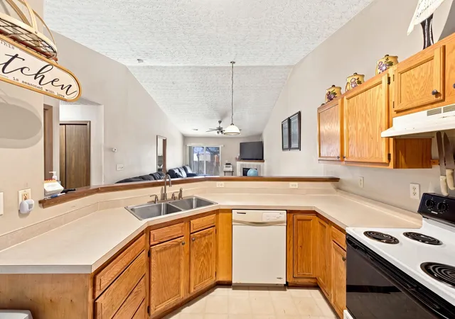 Photo 4 of Single family home for sale at 1456 October Ridge Ct, Columbus, OH 43223 | MLS# 226033822 | Listing updated on 2026-10-31