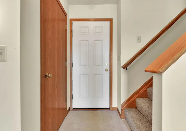 Photo 2 of Single family home for sale at 2117 Ripple Rd, Hilliard, OH 43026 | MLS# 226033804 | Listing updated on 2026-10-04