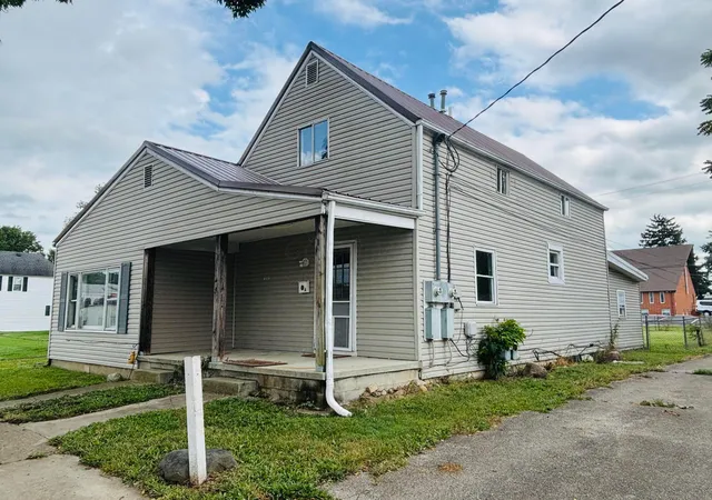 Photo 3 of Multi family home for sale at 417 Half Ave, Circleville, OH 43113 | MLS# 226033910 | Listing updated on 2026-10-07