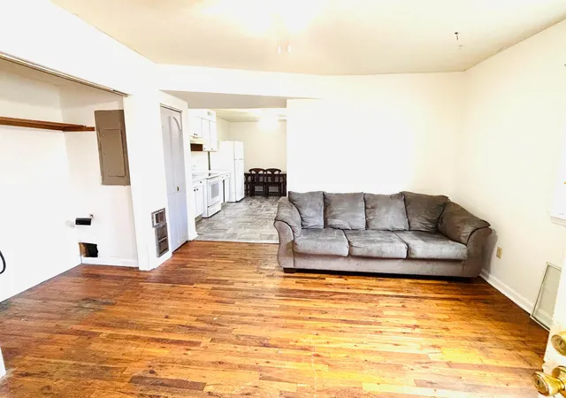 Listing Photo 5 - Condo for sale in building located at 417 Half Ave, Circleville, OH 43113