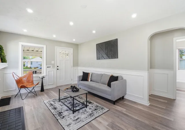Photo 2 of Single family home for sale at 1575 S Champion Ave, Columbus, OH 43207 | MLS# 226033785 | Listing updated on 2026-09-12