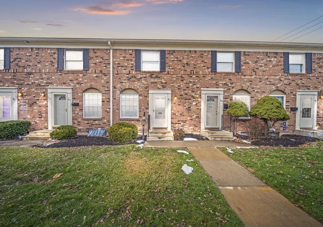 Photo 3 of Condo for sale at 87 Tarryton Ct W #18D, Columbus, OH 43228 | MLS# 226033775 | Listing updated on 2026-09-04