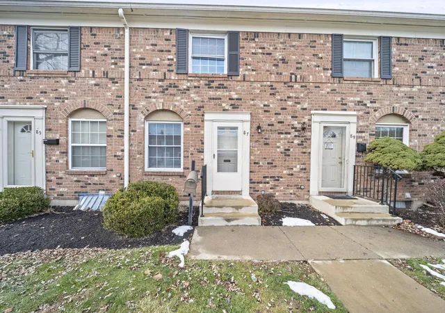 Listing Photo 4 - Condo for sale in building located at 87 Tarryton Ct W, Columbus, OH 43228 - Unit #18D