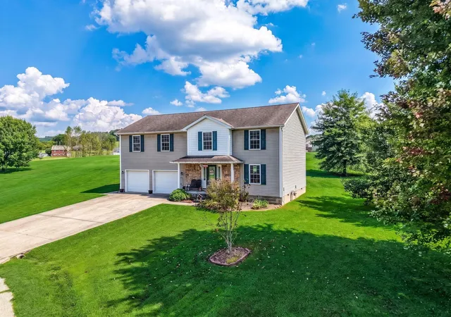 Photo 3 of Single family home for sale at 10380 Tyler Ct, Glouster, OH 45732 | MLS# 226033849 | Listing updated on 2026-10-05