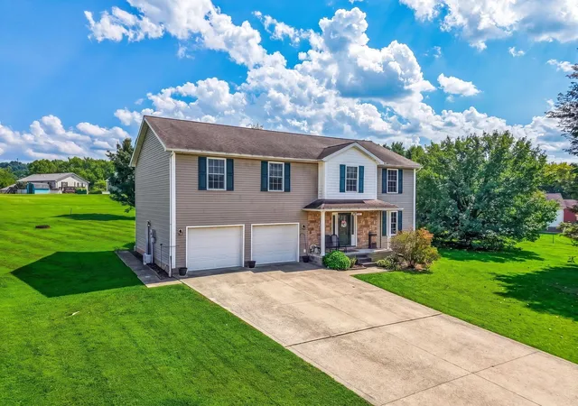 Photo 4 of Single family home for sale at 10380 Tyler Ct, Glouster, OH 45732 | MLS# 226033849 | Listing updated on 2026-10-05