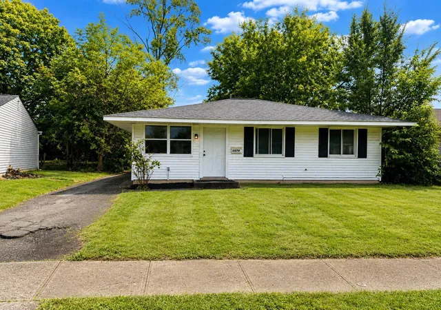 Photo 1 of Single family home for sale at 2576 Nona Rd, Columbus, OH 43207 | MLS# 226033792 | Listing updated on 2026-09-17