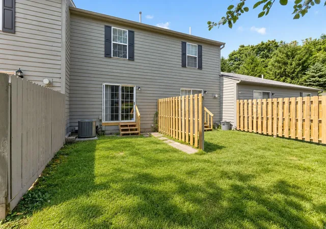 Listing Photo 2 - Condo for sale in building located at 5684 Blendonridge Dr, Columbus, OH 43230 - Unit #93C