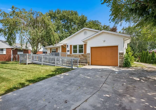 Photo 3 of Single family home for sale at 1116 Marland Dr N, Columbus, OH 43224 | MLS# 226033789 | Listing updated on 2026-09-17