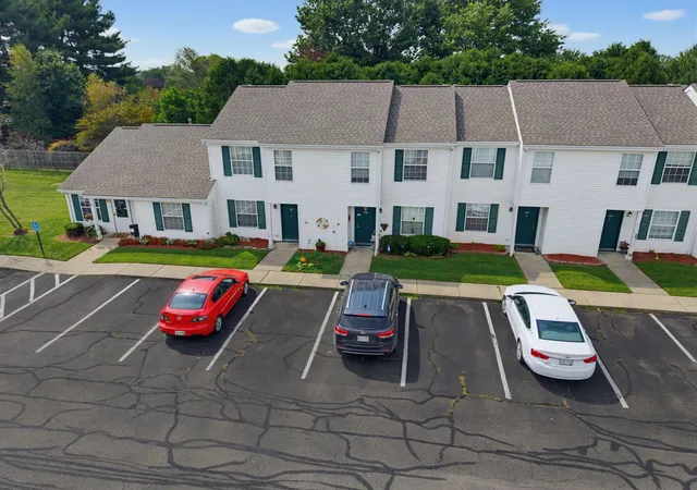Photo 4 of Townhouse for sale at 600 Plainfield Rd, West Lafayette, OH 43845 | MLS# 226033800 | Listing updated on 2026-10-02