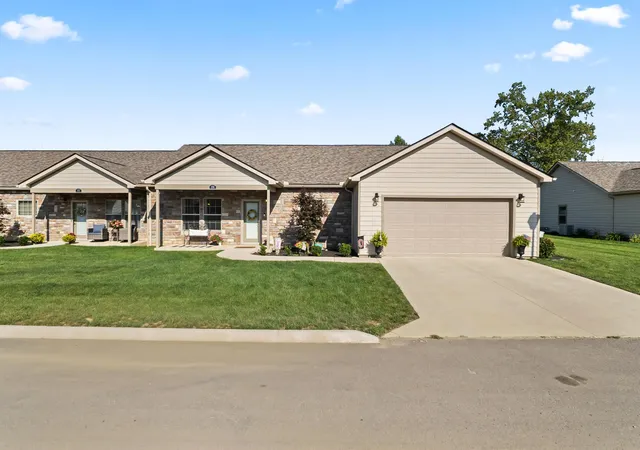 Listing Photo 5 - Condo for sale in building located at 656 Exeter Wy, Marion, OH 43302